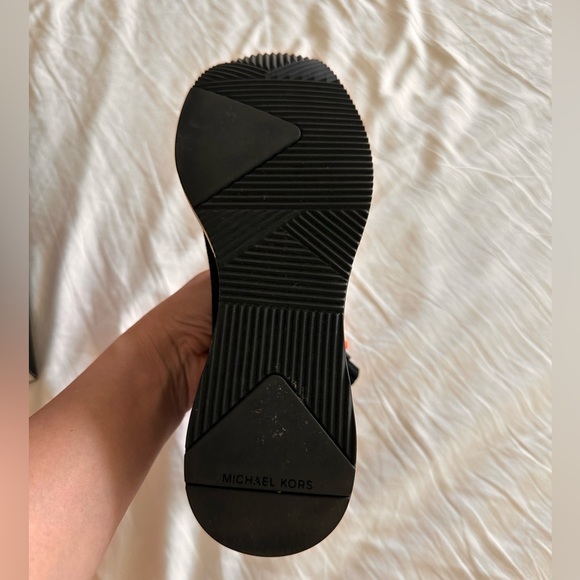 Beautiful Michael kors sneakers, excellent condition, Almost like new - Picture 4 of 10